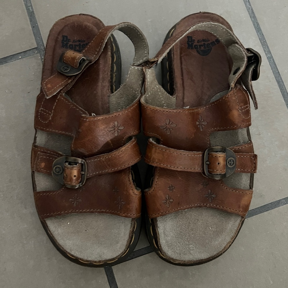 Dr. Martens vintage fisherman sandal
